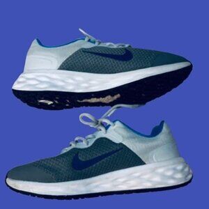 Nike Revolution Grey/Blue Junior Kids Trainers Size 4